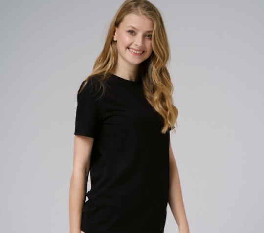 Женская чёрная футболка из органического хлопка Uzor Wear